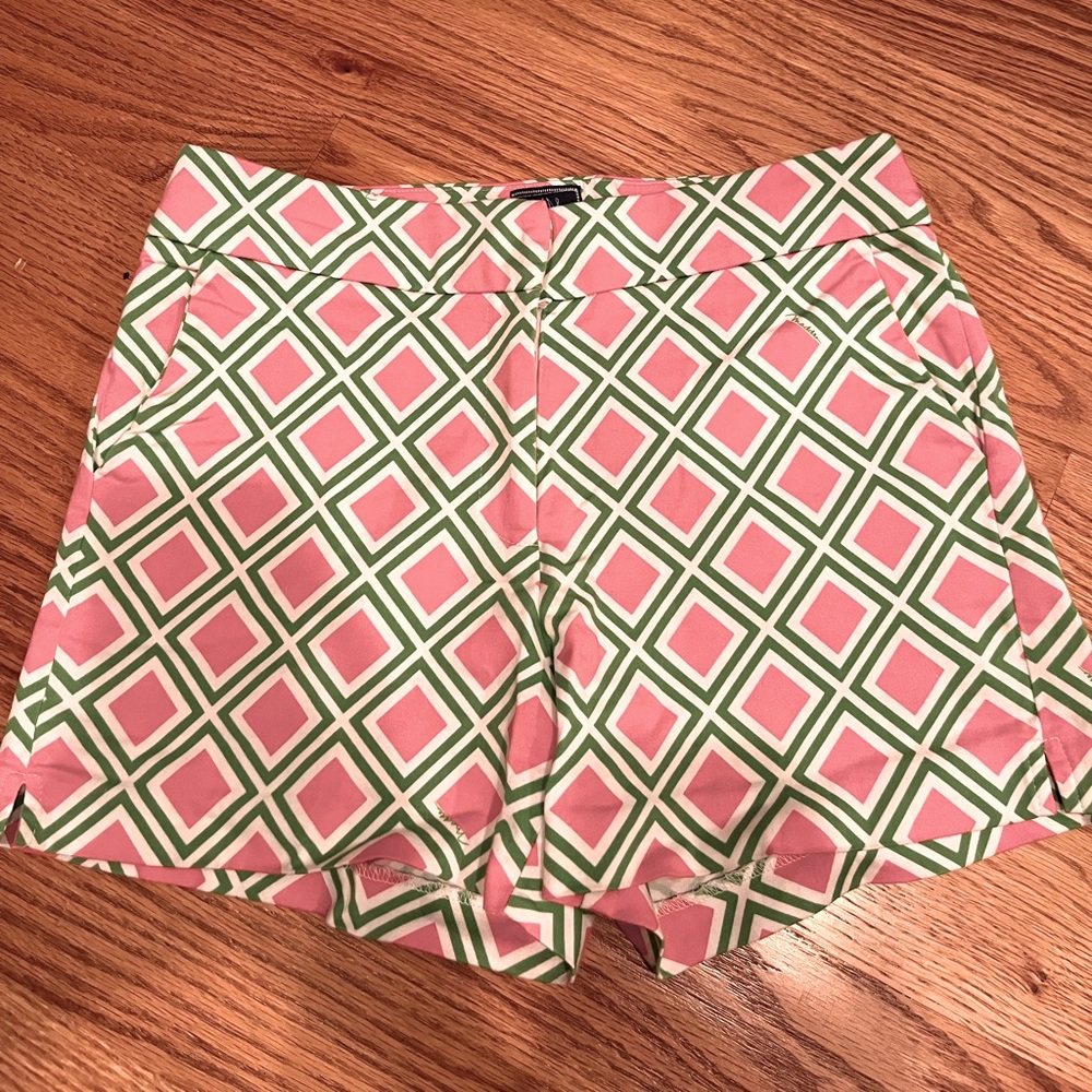 Patterned preppy shorts